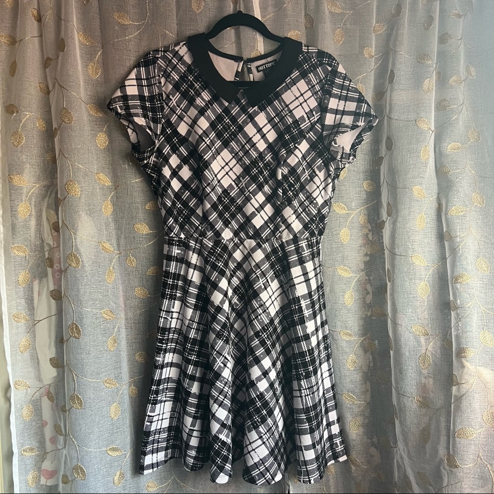 Hot Topic Black & White Plaid Peter Pan Collar Dress
